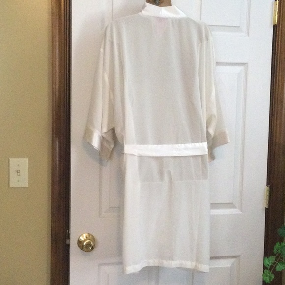 Dream Modes Robe - Picture 4 of 6